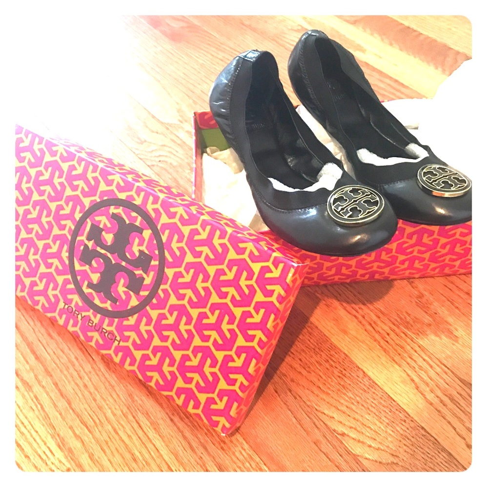 Tory Burch black flats new w/box